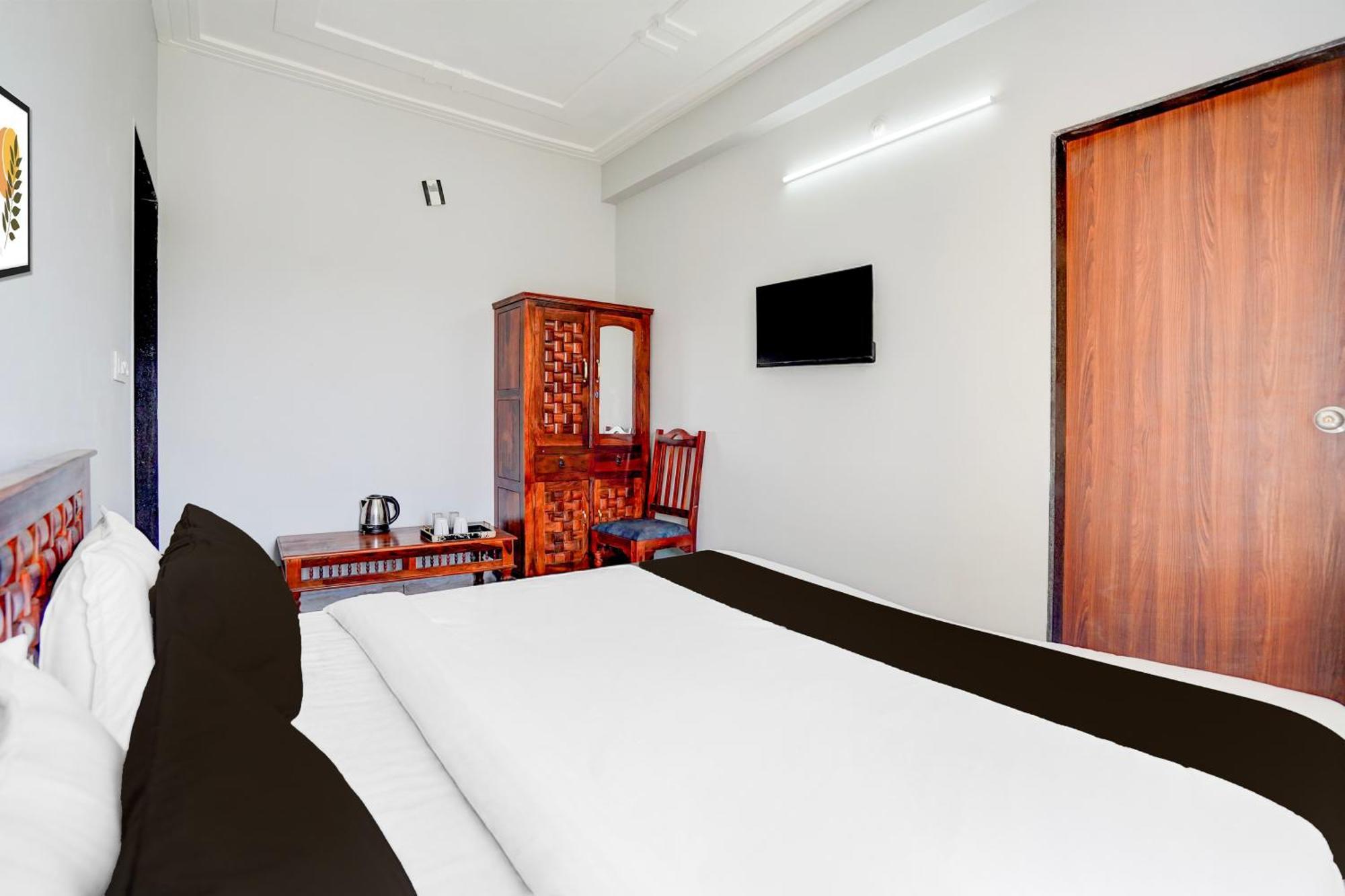 Hotel O Shree Gurukripa Khātu Kültér fotó