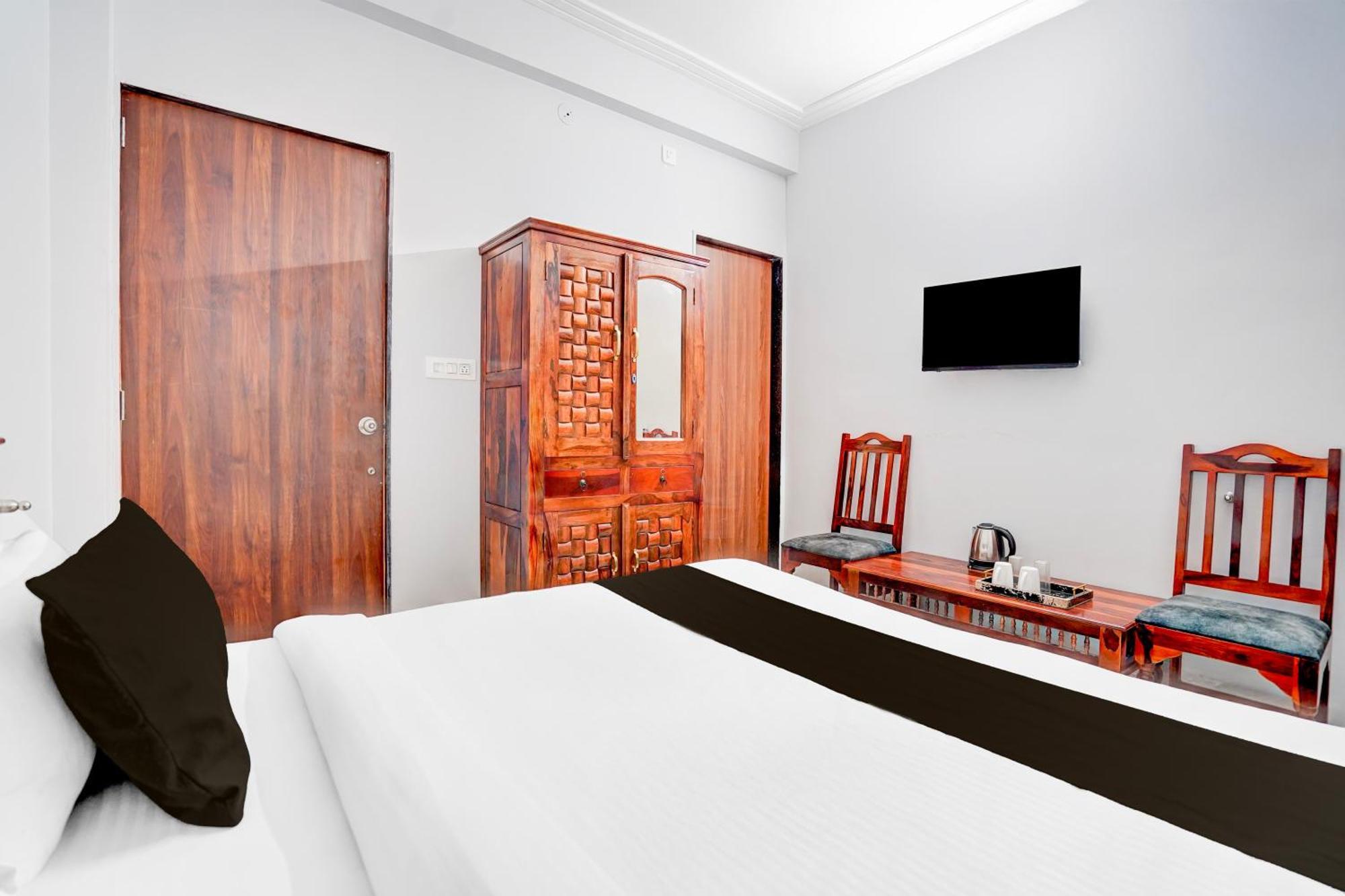 Hotel O Shree Gurukripa Khātu Kültér fotó