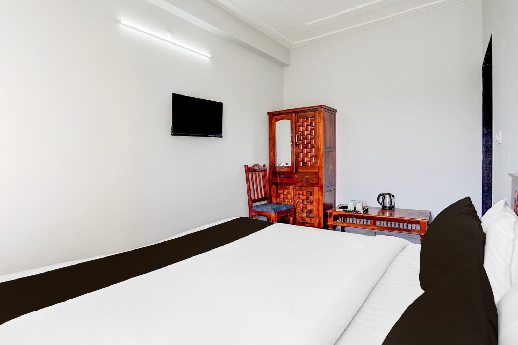Hotel O Shree Gurukripa Khātu Kültér fotó