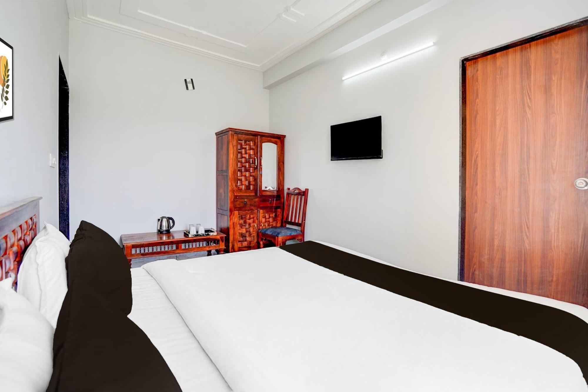 Hotel O Shree Gurukripa Khātu Kültér fotó